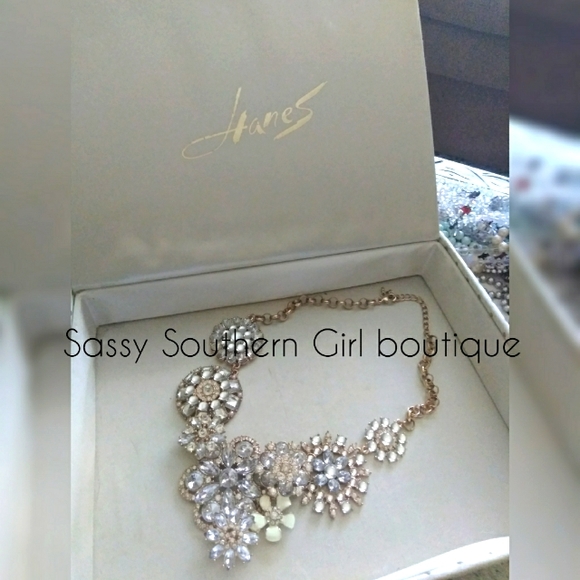 ⭐🆕 Gorgeous statement jeweled necklace - Picture 1 of 4